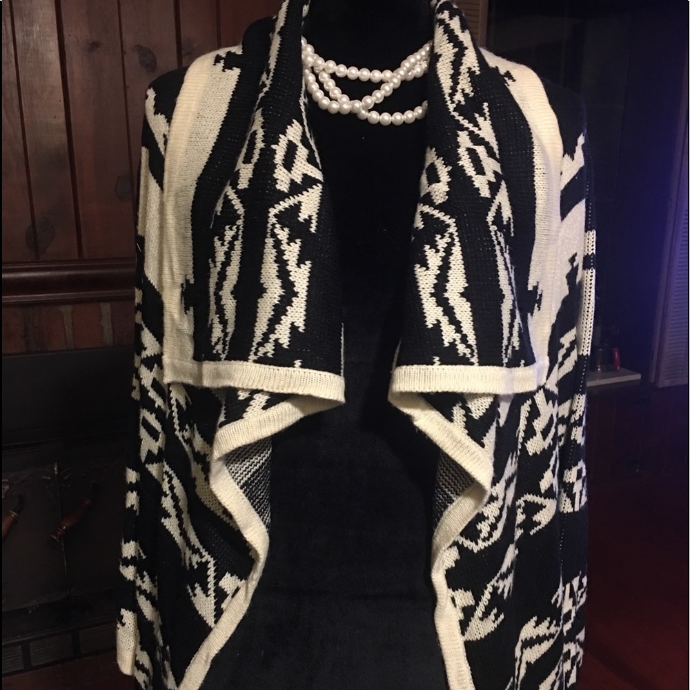 Anthropologie open cardigan black & white sweater